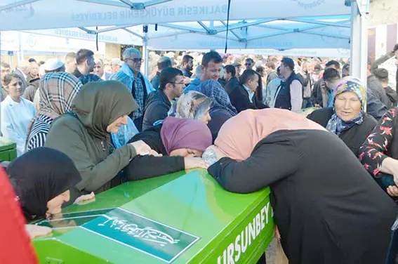 Kına yolundaki kazada ölen 6 kişi toprağa verildi