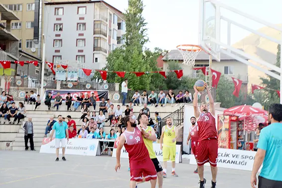 Hakkari’de basketbol heyecanı sona erdi