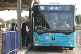 Üniversite öğrencileri: Toplu taşımadaki yoğunluktan dolayı derslere geç kalıyoruz