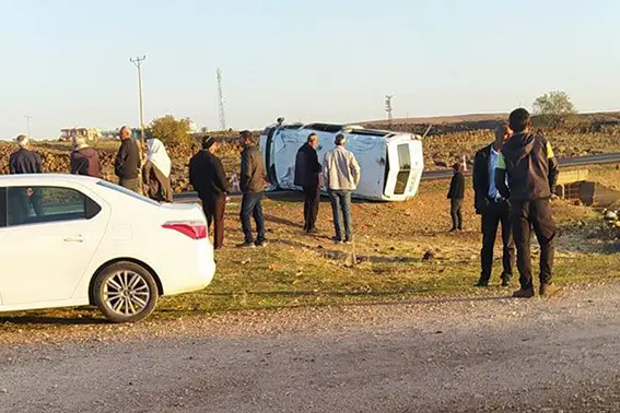 Tarım işçilerini taşıyan minibüs kaza yaptı: 4 yaralı