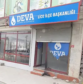 İlçe teşkilatına molotoflu saldırı