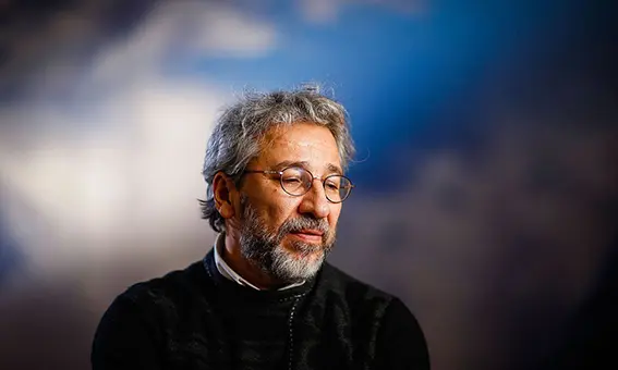 Gazeteci Can Dündar 'gri liste'ye eklendi