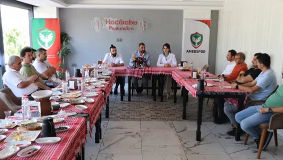 Amedspor, gazetecilerle kahvaltıda bir araya geldi