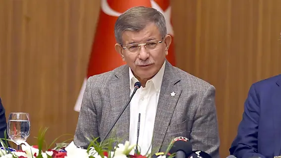 Ahmet Davutoğlu: Bu kış ile ilgili çok kaygı duyuyorum