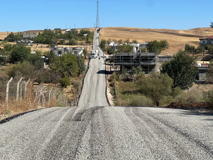 Kırsal mahallelerde yollar daha güvenli hale geliyor