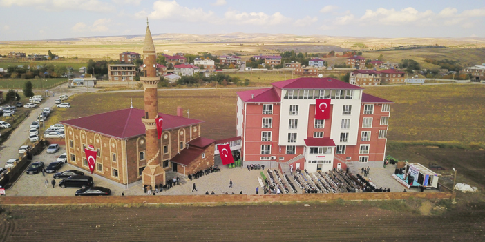 Şehidin vasiyeti üzerine yaptırılan cami ve Kur'an kursu hizmete açıldı