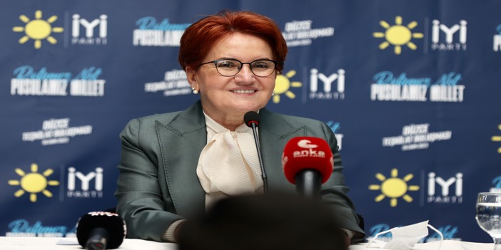 Akşener, Düzce'de belediye başkan adaylarını tanıttı