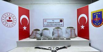 Diyarbakır'da 74 kilogram esrar ele geçirildi, 7 şüpheli yakalandı