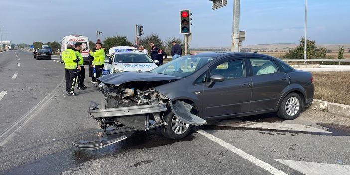 Bolu'da iki otomobilin çarpıştığı kazada 4 kişi yaralandı