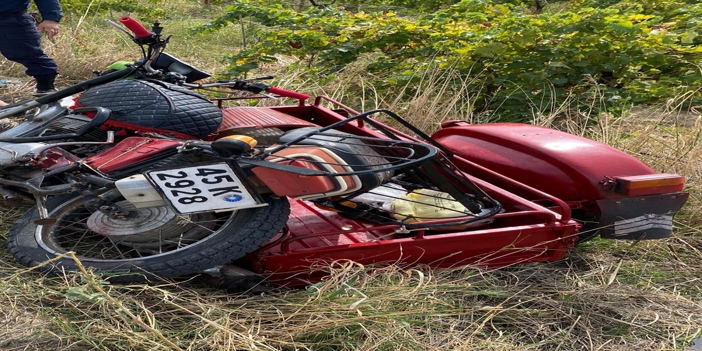 Otomobille çarpışan motosiklet sürücüsü hayatını kaybetti