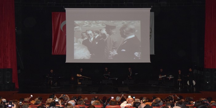 Bilecik'te Atatürk'ün sevdiği şarkılar seslendirildi