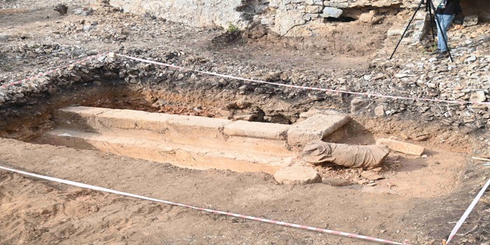 Mersin'deki Anemurium Antik Kenti'nde kadın heykeli bulundu