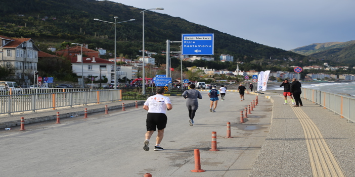 4. İnebolu İstiklal Yolu Şerife Bacı Yarı Maratonu yapıldı