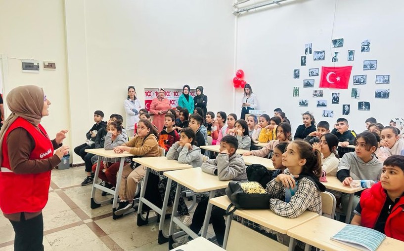 Kızılay haftası kapsamında bilgievi semineri