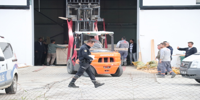 Denizli'de üzerine mermer düşen işçi öldü