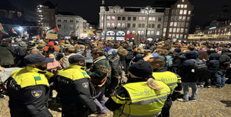 Hollanda'da seçimlerde aşırı sağın yükselişi protesto edildi