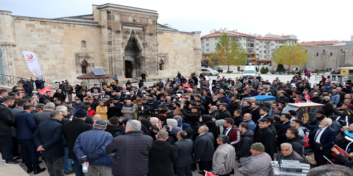 Yeniden Refah Partisi Genel Başkanı Erbakan, Sivas'ta konuştu