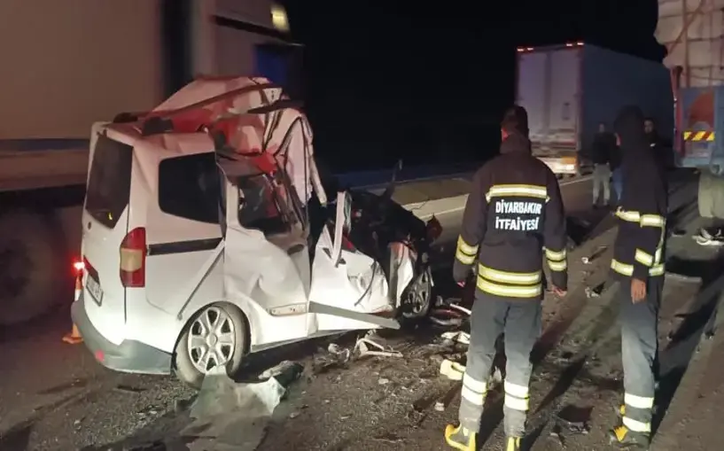 (Video) Diyarbakır’da feci kaza: 2 ölü