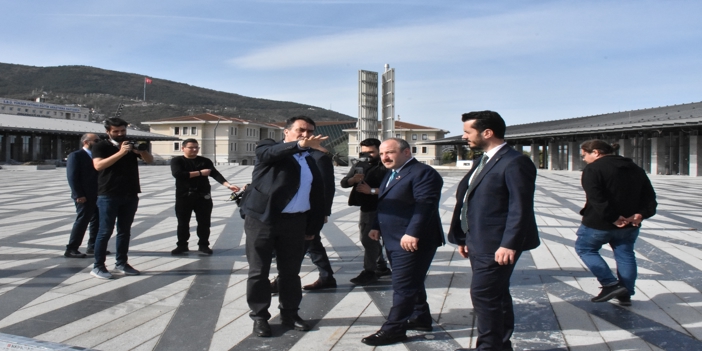 Bakan Varank, restoran açılışına katıldı