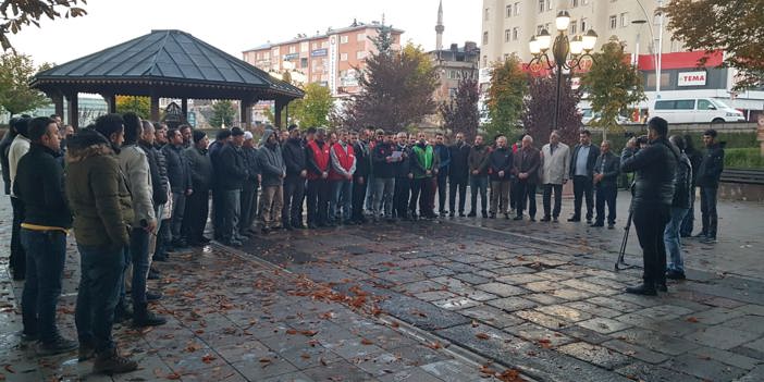 İHH üyeleri İncirlik Üssü'ne gitmek için yola çıktı