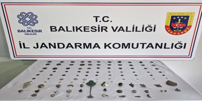 Balıkesir'de 135 parça tarihi eser ele geçirildi, bir zanlı gözaltına alındı