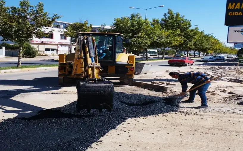 Kurumlar yıkıyor Belediye onarıyor