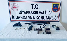 Jandarmadan ruhsatsız silah operasyonu, gözaltılar var