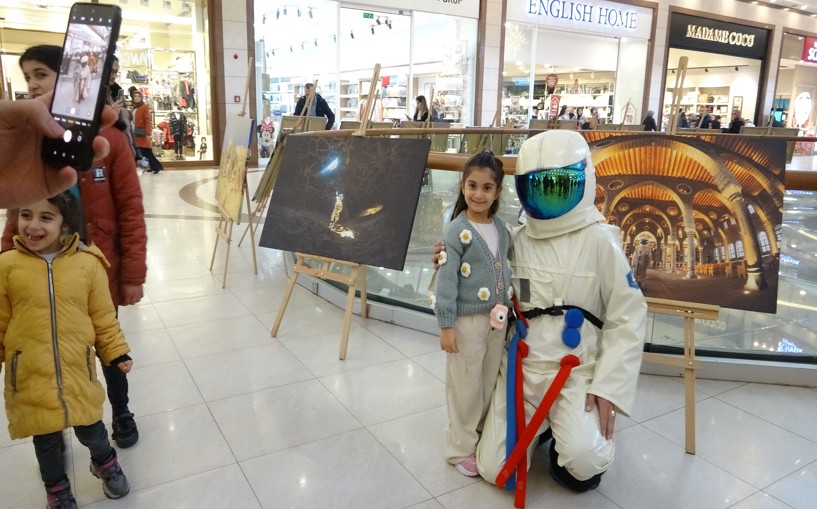 Astronot olamadı ama hayalini fotoğraflara sığdırdı