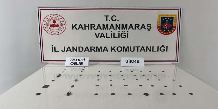 Kahramanmaraş'ta otomobilde 38 sikke ve 12 obje ele geçirildi