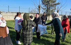 Bağlar Belediyesi, çocukların bedenlerini ısıtıyor, yüzlerini güldürüyor