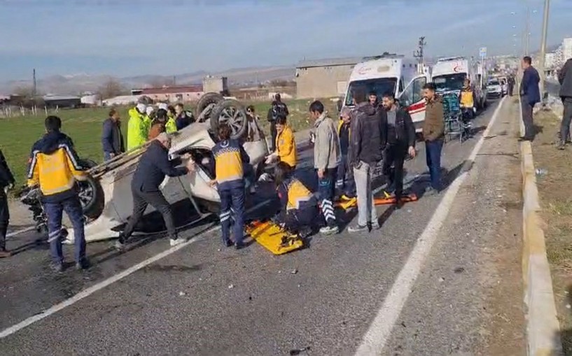 Diyarbakır'da kaza; ağır yaralılar var 