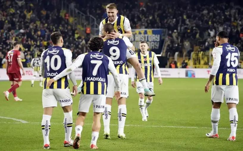 Fenerbahçe, liderliğini sürdürdü