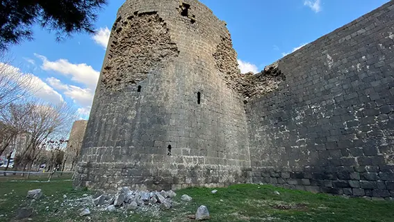 Deprem Surları da vurdu