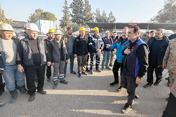 Bakan Dönmez, AK Parti'li Özhaseki ve belediye başkanları İskenderun'da