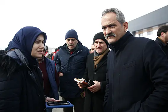 Deprem bölgesindeki okullar ve öğretmenevlerinde 251 bin depremzede konaklıyor