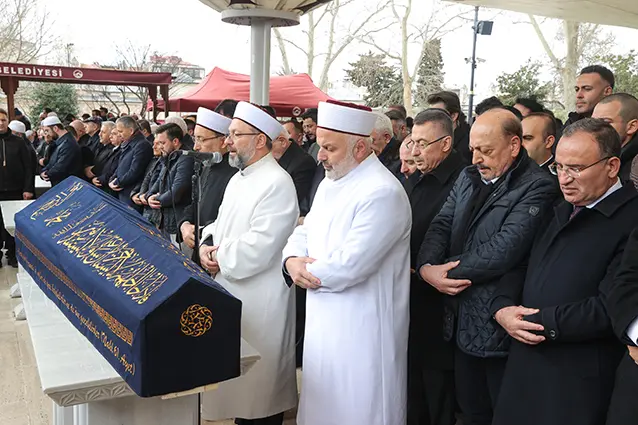 Sanayi ve Teknoloji Bakanı Varank'ın babası, son yolculuğuna uğurlandı