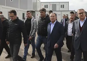 Bakan Bozdağ, kurulacak olan konteyner kenti inceledi