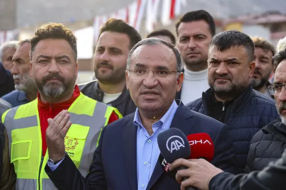 Bozdağ: Daha iyi olmasını sağlamak boynumuzun borcudur