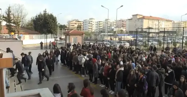 (Video) Depremden 49 gün sonra eğitim öğretim başladı