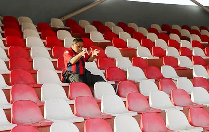 Down sendromlu taraftar, gönül verdiği futbol takımının maçlarını kaçırmıyor