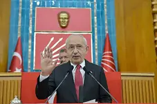 Kemal Kılıçdaroğlu kürsüye veda etti ama genel başkanlığa devam edecek