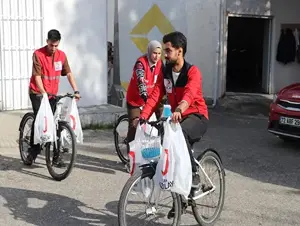 Batman'da pedallar her gün 600 aileye sıcak yemek ulaştırmak için çevriliyor