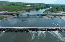 16 mahalleye yol olan köprü