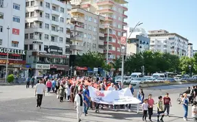 Batman'da gençlik yürüyüşü düzenlendi