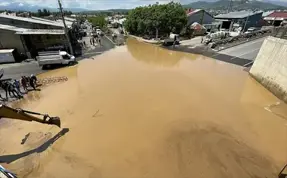 Sağanak su baskınlarına neden oldu