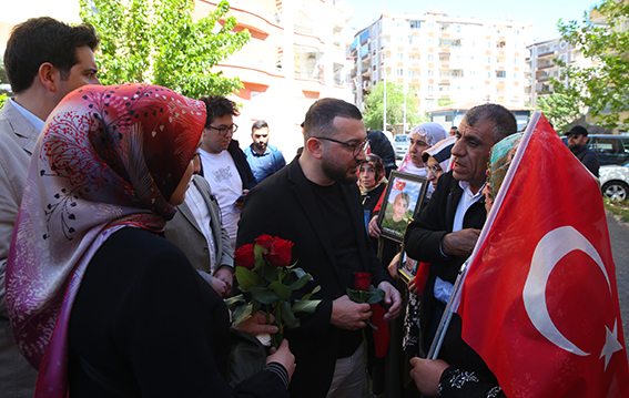 Annelerin eylemine ziyaretler sürüyor