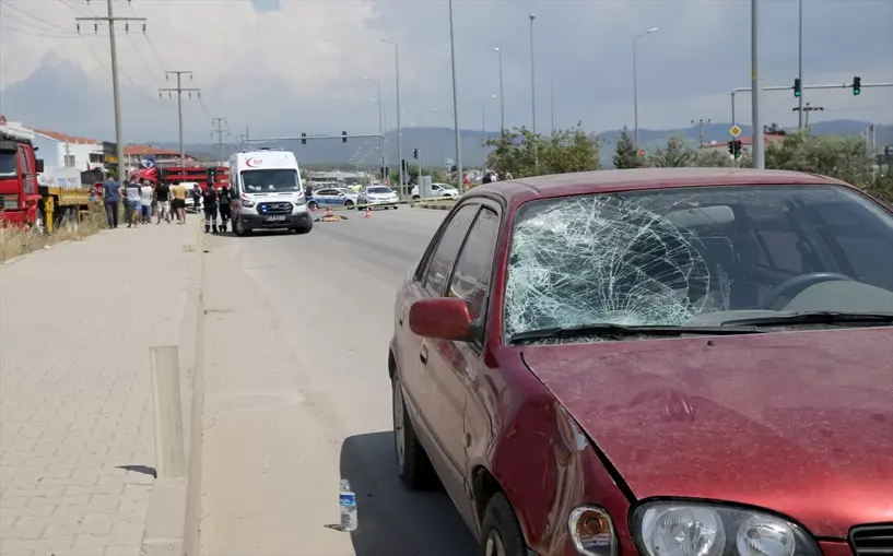 Fethiye'de otomobilin çarptığı depremzede çocuk öldü