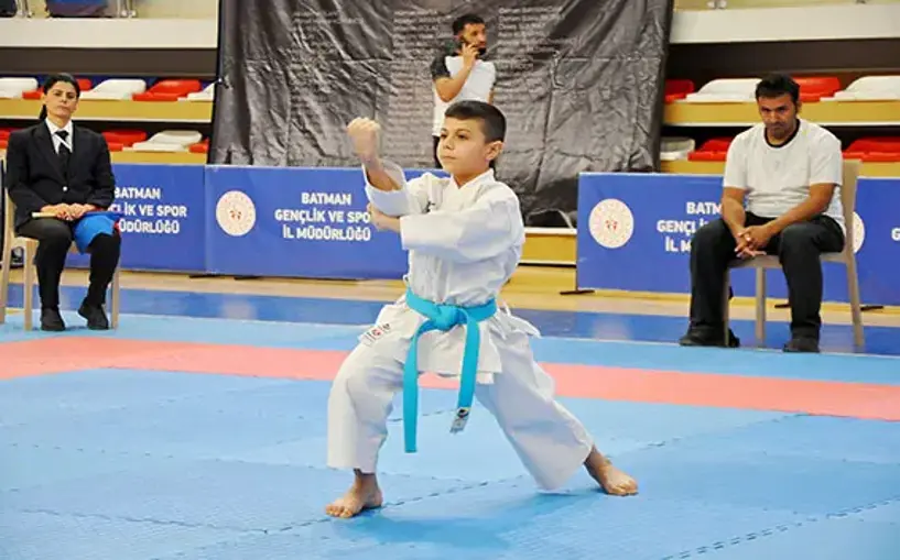 Anadolu Yıldızlar Ligi'nde karate grup müsabakaları Batman'da başladı