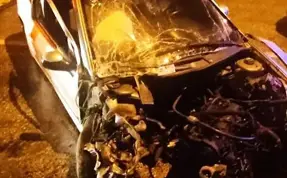 Afyonkarahisar'da otomobille kamyonetin çarpışması sonucu 1 kişi öldü, 4 kişi yaralandı