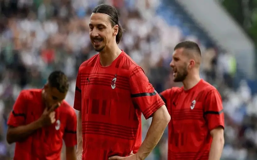 Zlatan İbrahimovic, futbolu bıraktı